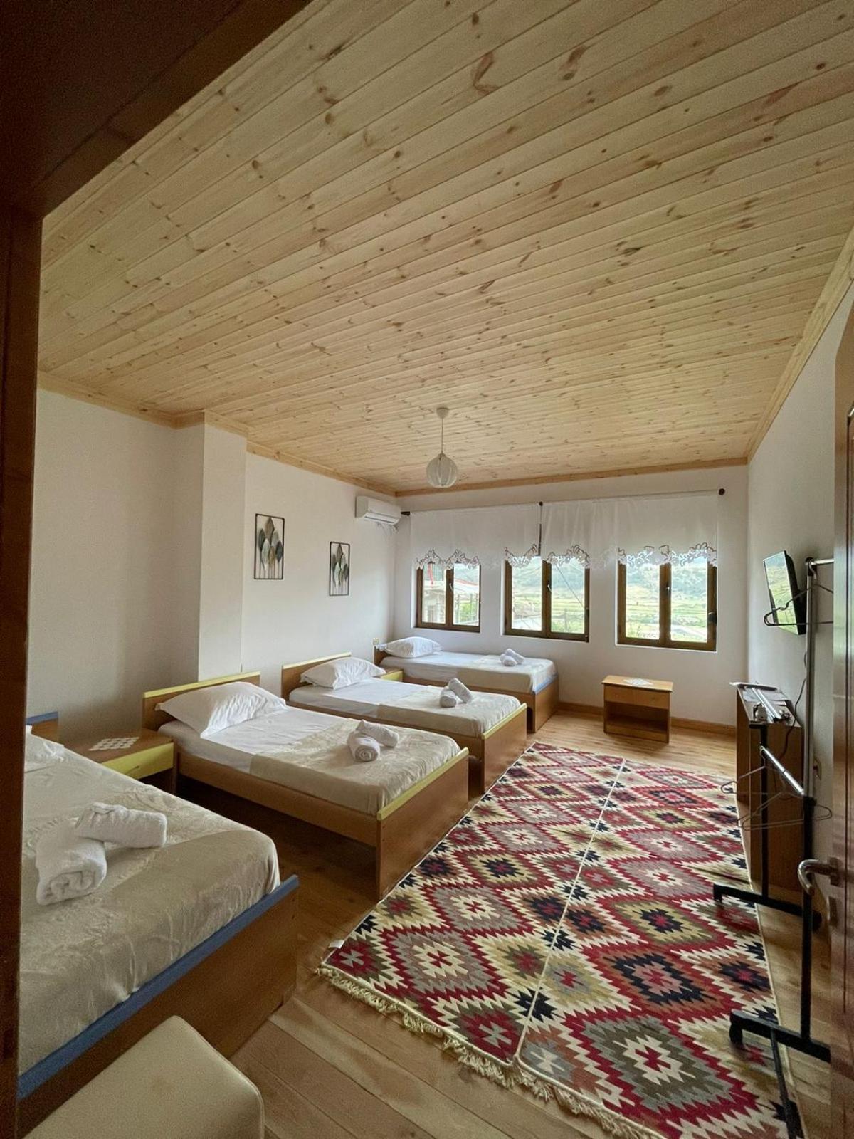 Stonetale Garden Guesthouse Gjirokastër Exterior foto